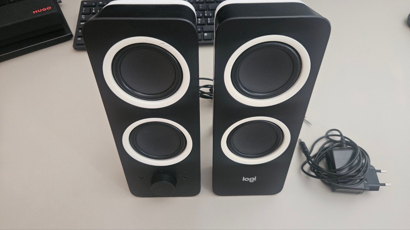 Logitech Z200 pc speakers, Computers en Software, Pc speakers, Ophalen of Verzenden, Zo goed als nieuw, Audiokanaal 2, Logitech