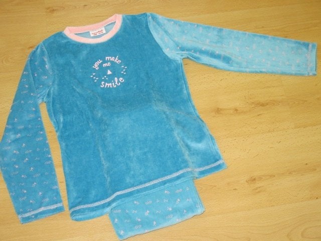 Een fluweelzachte pyjama Smile, maat 134-140, NIEUW, Kinderen en Baby's, Ophalen, Nieuw, Meisje, Nacht- of Onderkleding