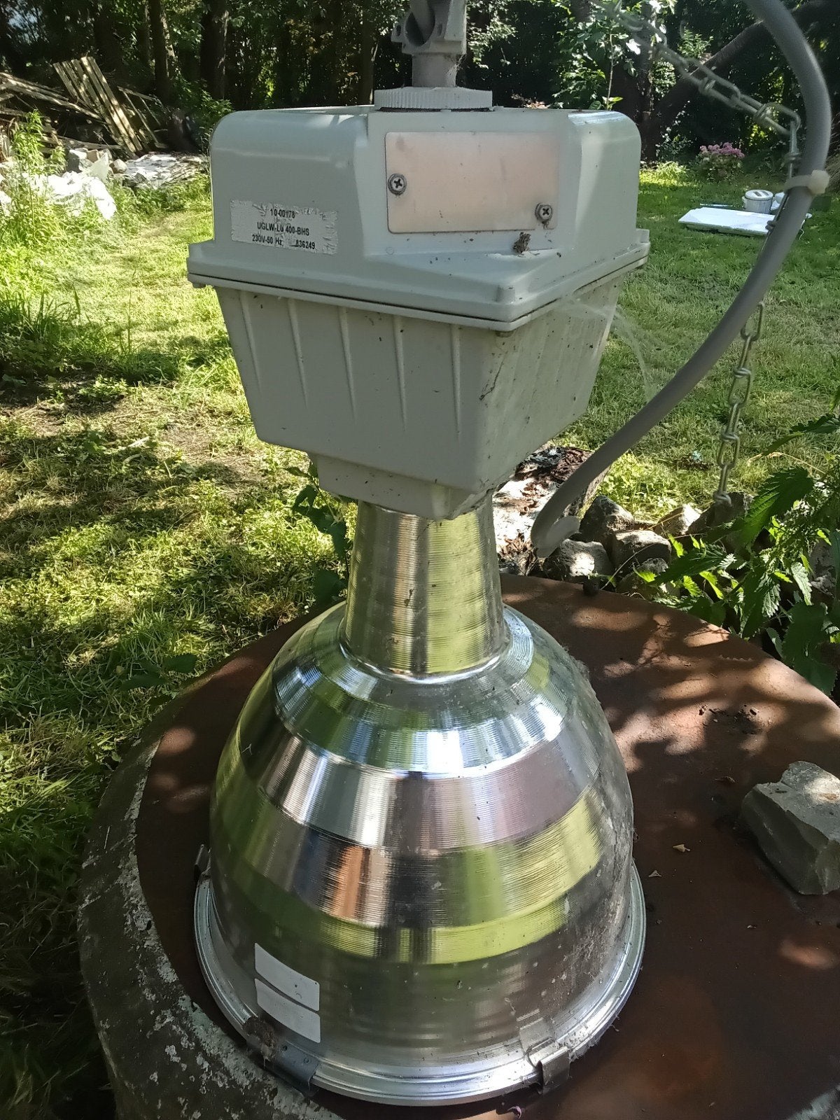 lampe industrielle, Enlèvement