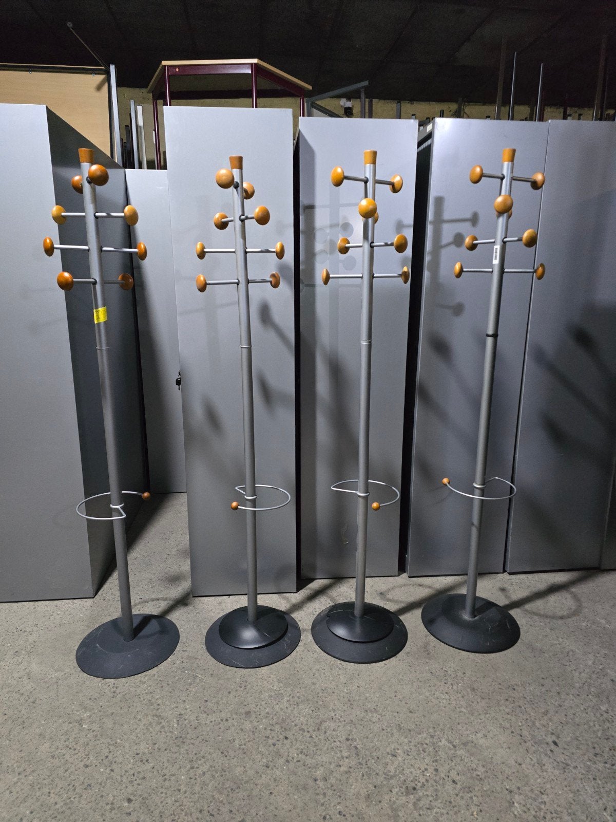 Porte-manteau ideal pour le bureau,maison,salon,chambre, Utilisé, Métal, Portemanteau sur pied, 150 à 200 cm