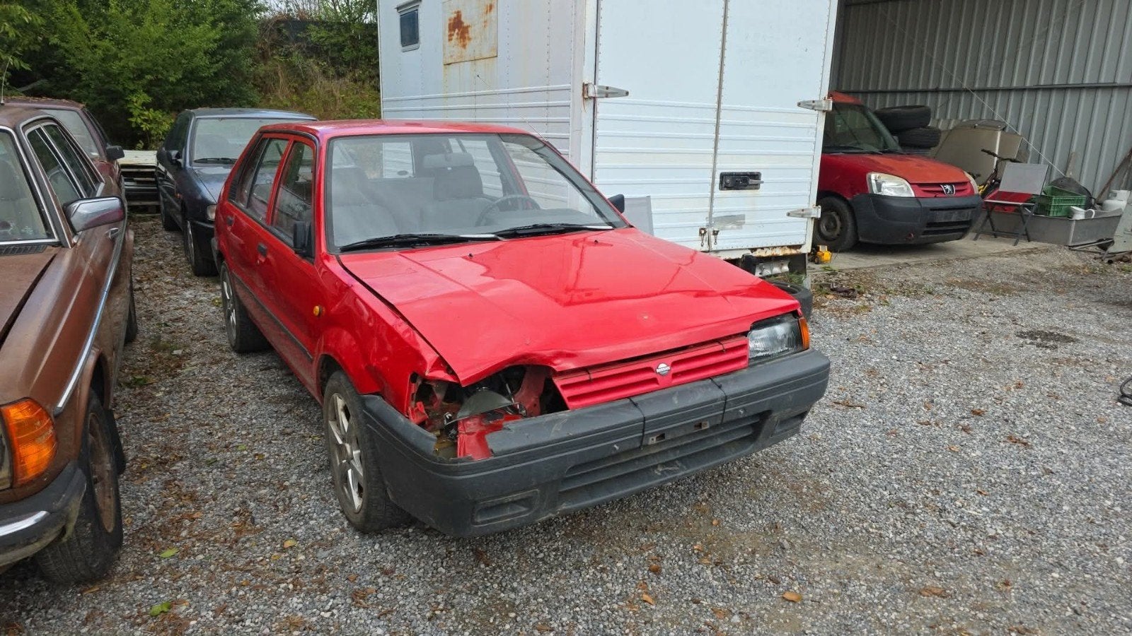 Nissan sunny accident, Enlèvement ou Envoi, Nissan