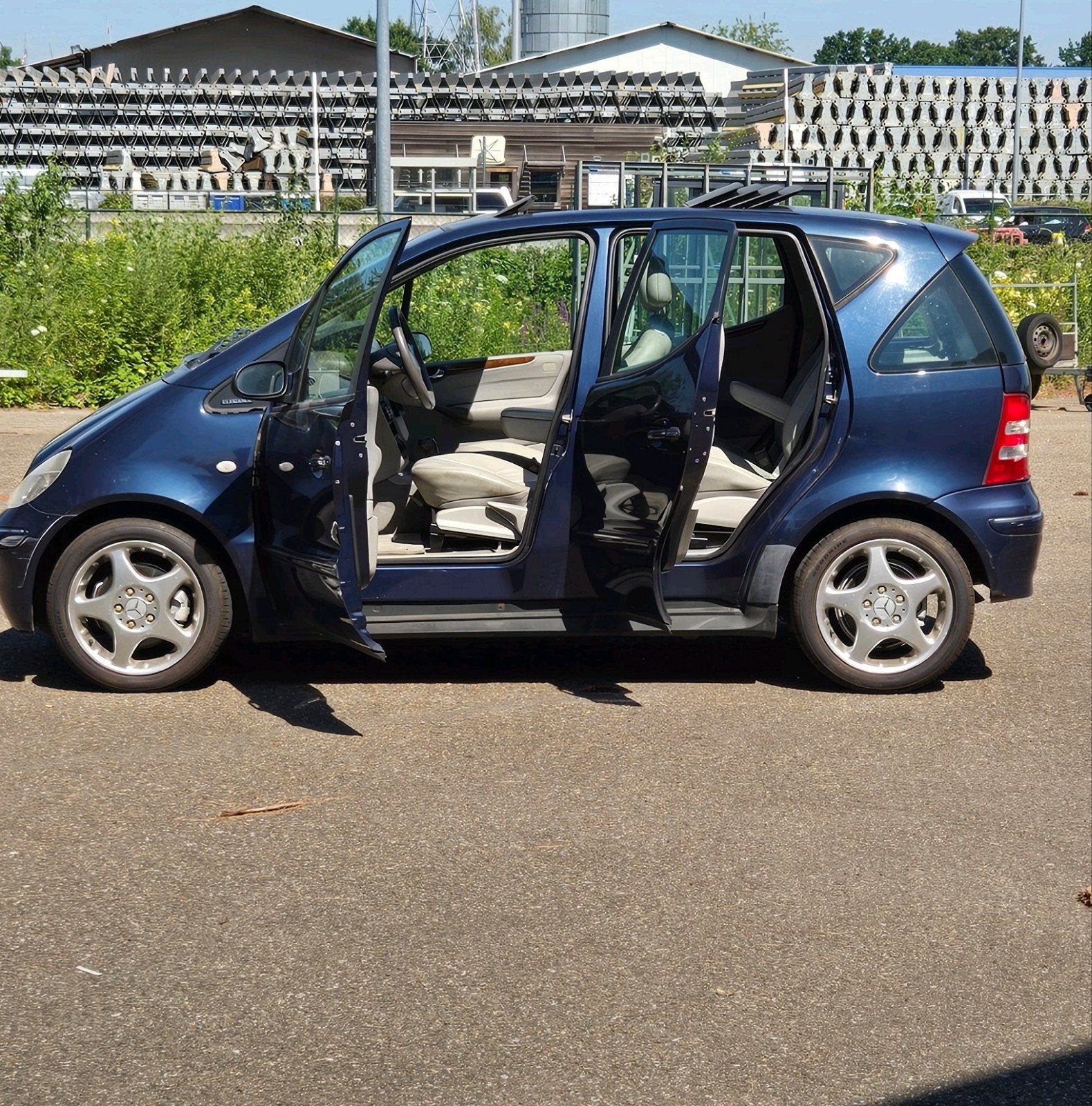 Démarrage et conduite du toit ouvrant avec climatisation aut, Autos, Cuir, Classe A, Achat, Beige