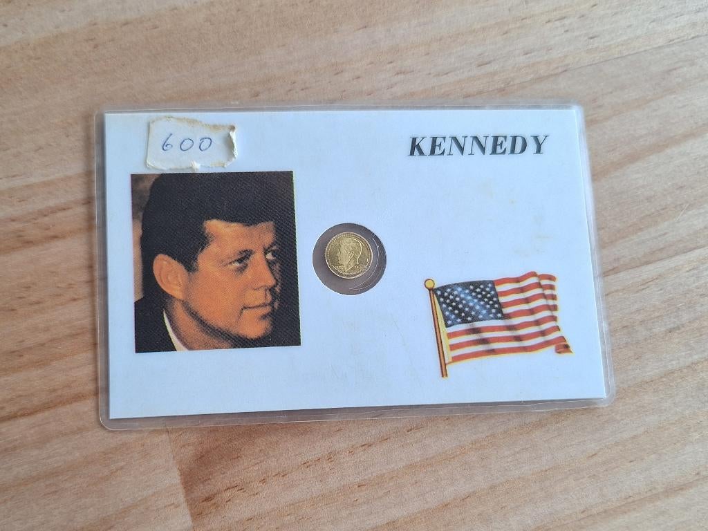 Pièce de John Fitzgerald Kennedy sur carte., Enlèvement ou Envoi, Amérique du Nord, Monnaie en vrac