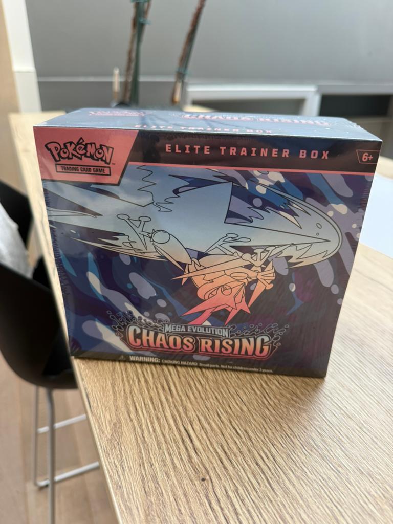 Pokémon Chaos Rising Elite trainer box (ETB), Enlèvement, Comme neuf