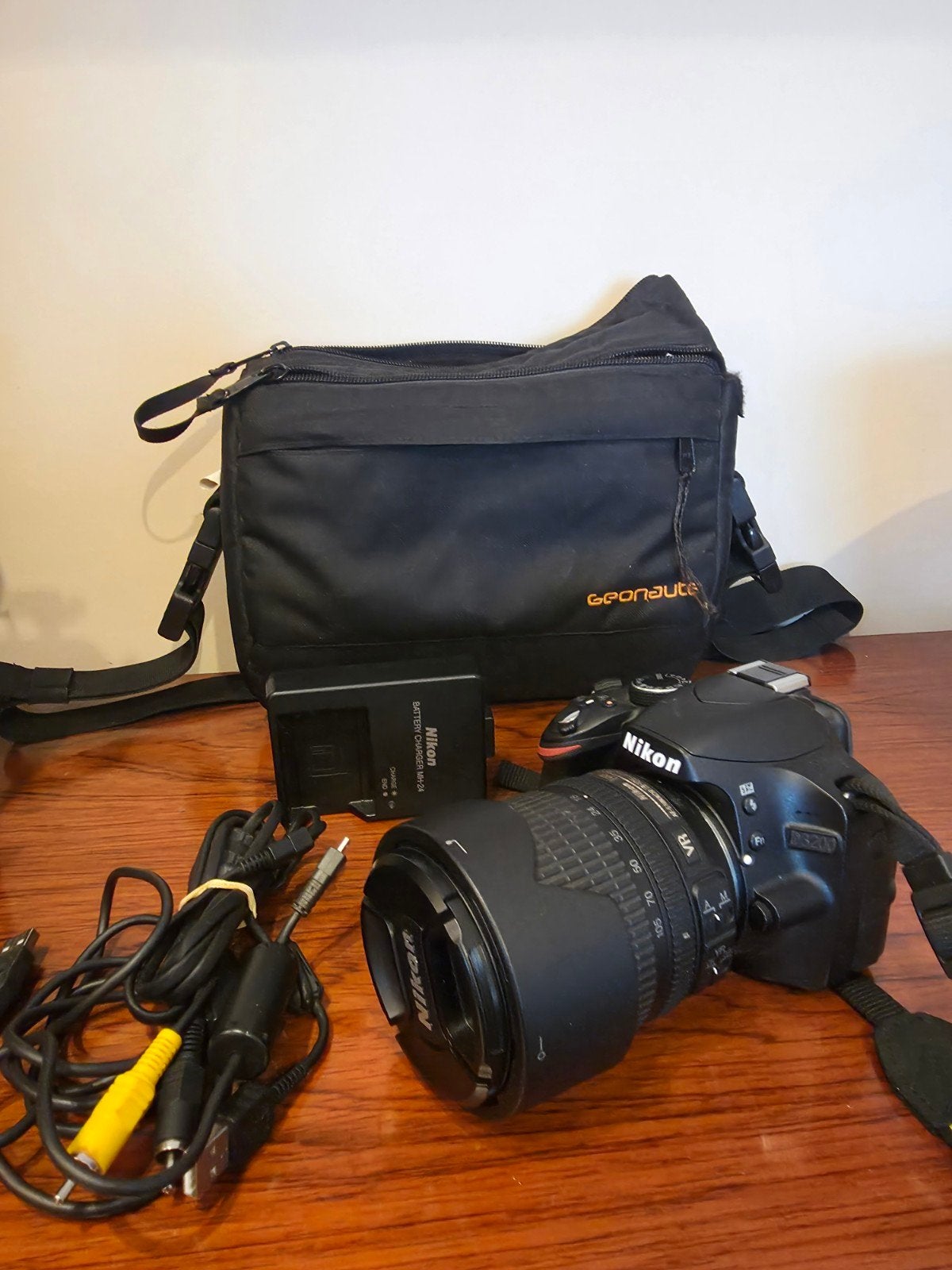 Nikon D3200 Kit (18-105) Zwart slechts 3250 clicks, Enlèvement ou Envoi, Nikon