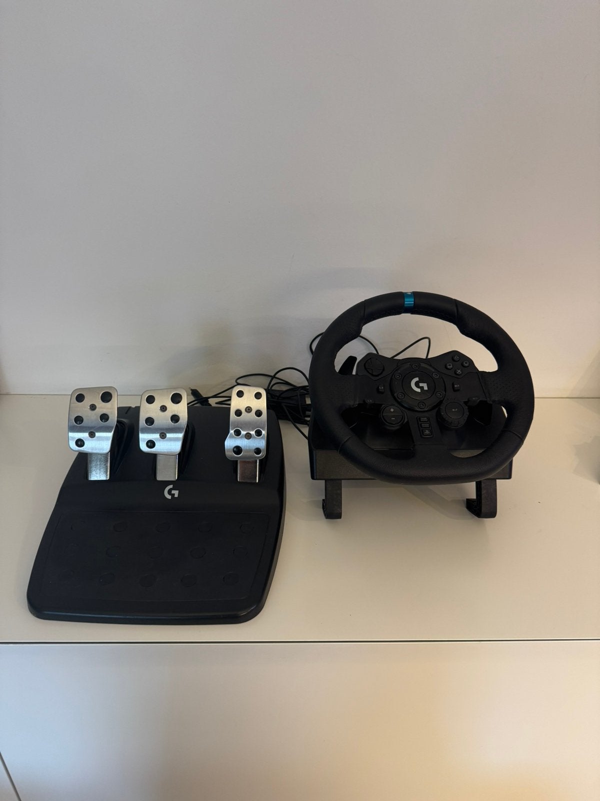 Logitech G923 TrueForce PS5 / PS4 / PC + pedalen, Games en Spelcomputers, Ophalen, Gebruikt, Stuur of Pedalen, PlayStation 4