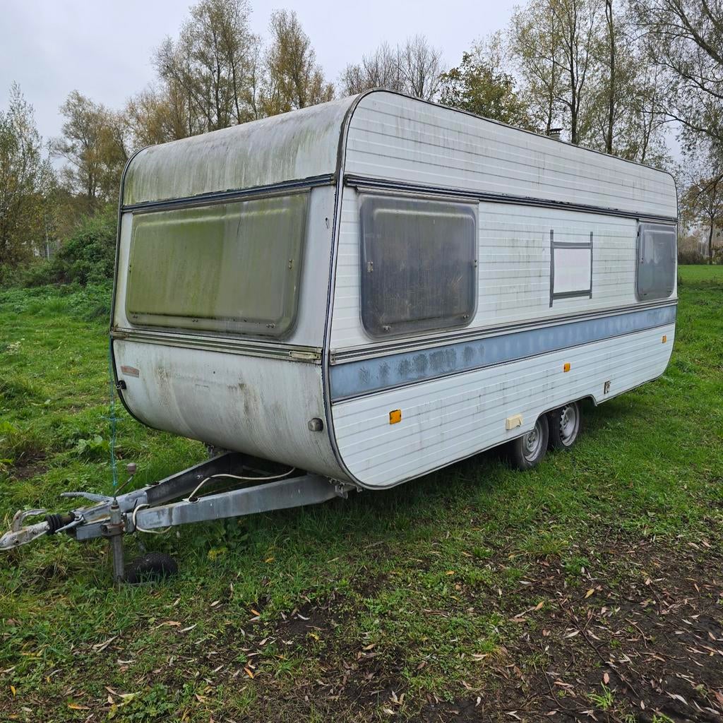 Kippenhok caravan werfkeet chassis