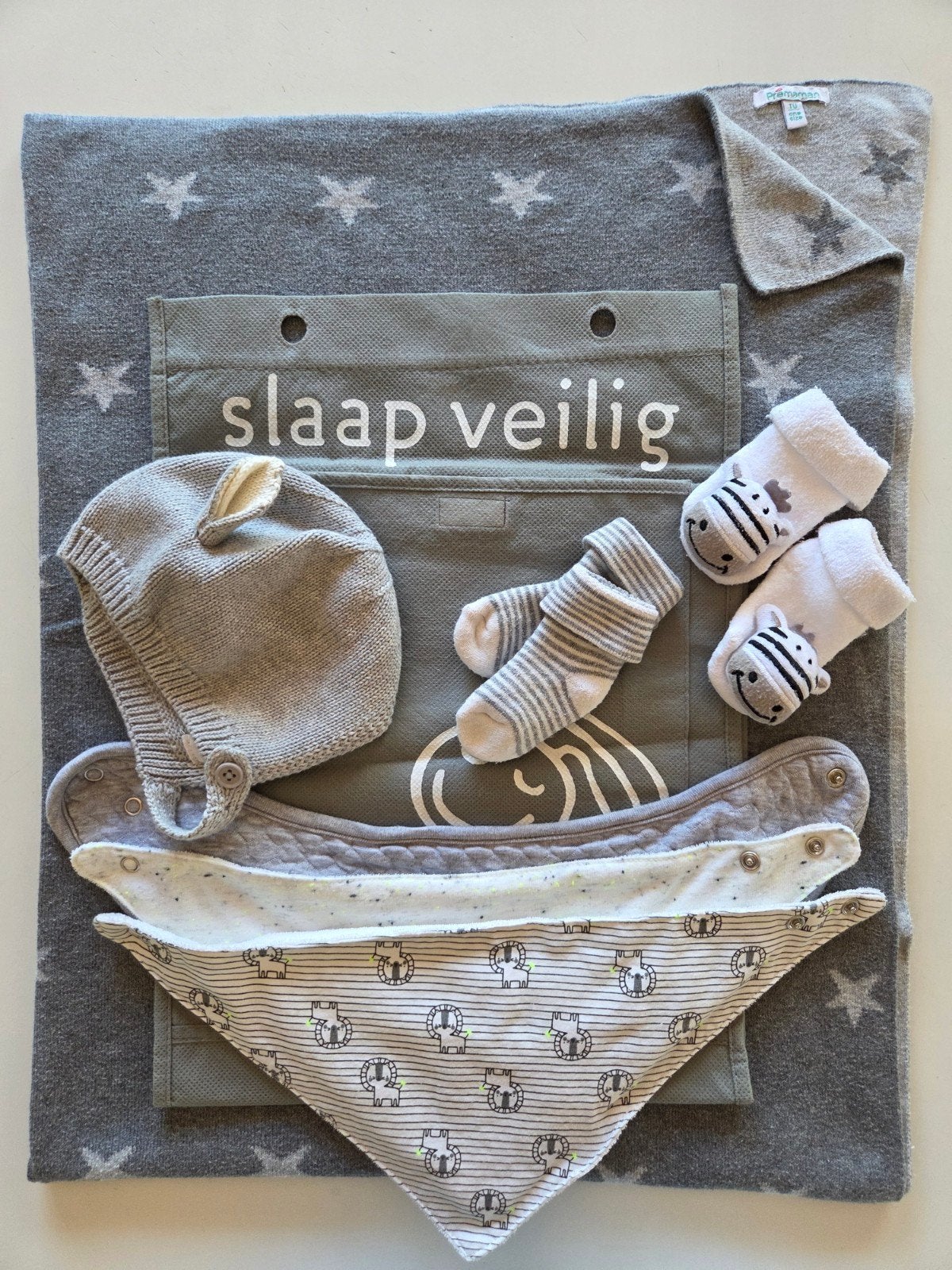 Set bébé gris 0-6 mois, Enlèvement ou Envoi, Comme neuf