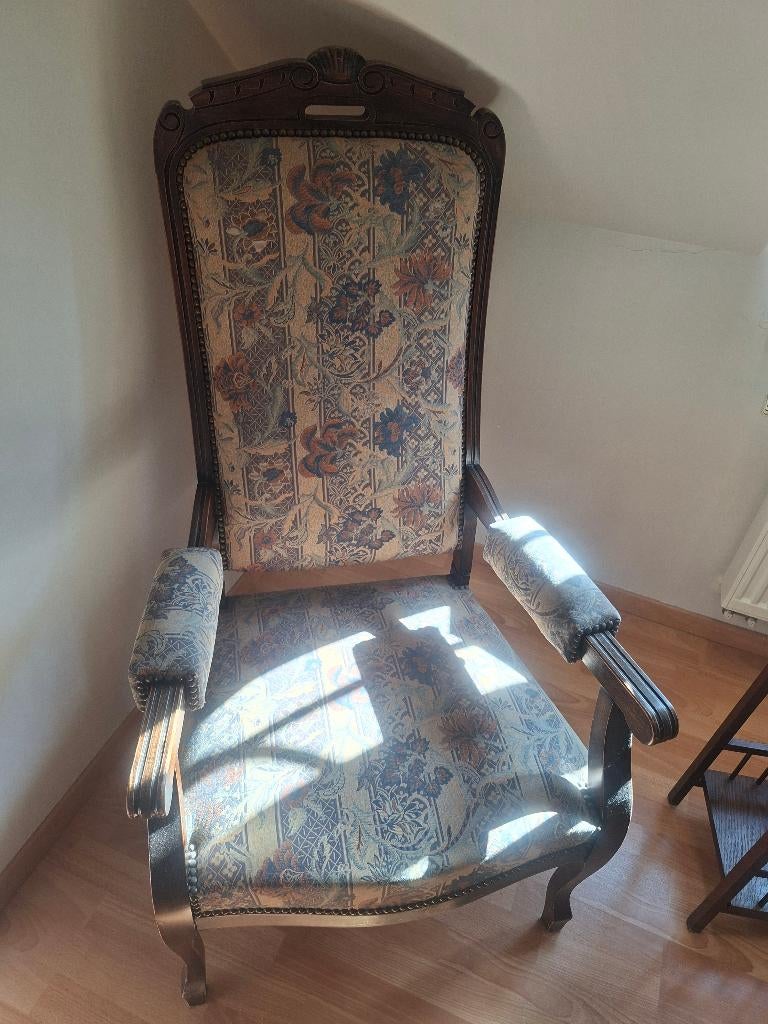 Fauteuil ancien, Enlèvement