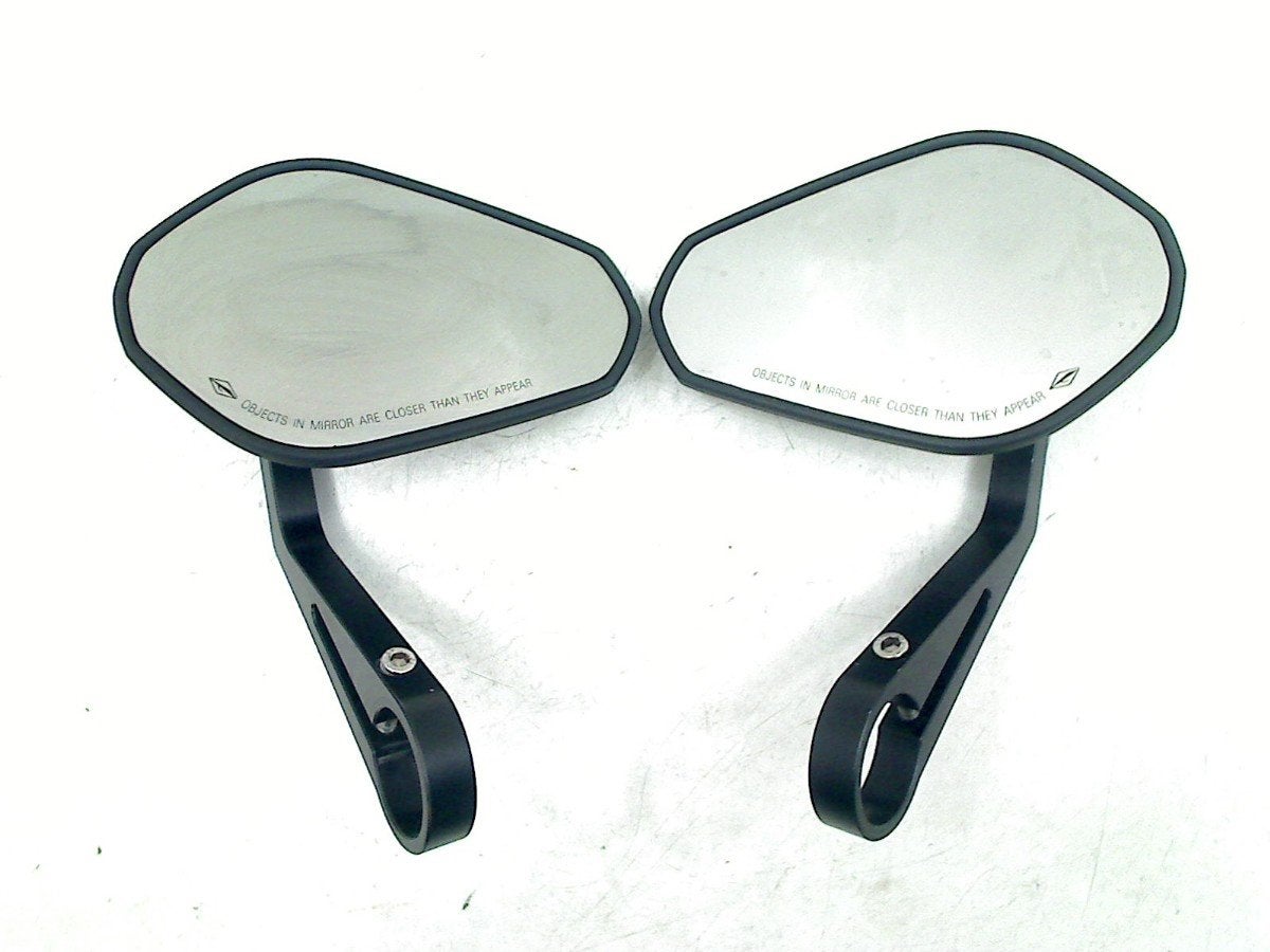 SPIEGEL LINKS + RECHTS Accessoires Universeel (01-1970/-), Motoren, Dhr. S. di Majo, Gebruikt, Info@cama-motorparts.nl, P.J. Troelstraweg 8 8
3144 CX  MAASSLUIS, NL