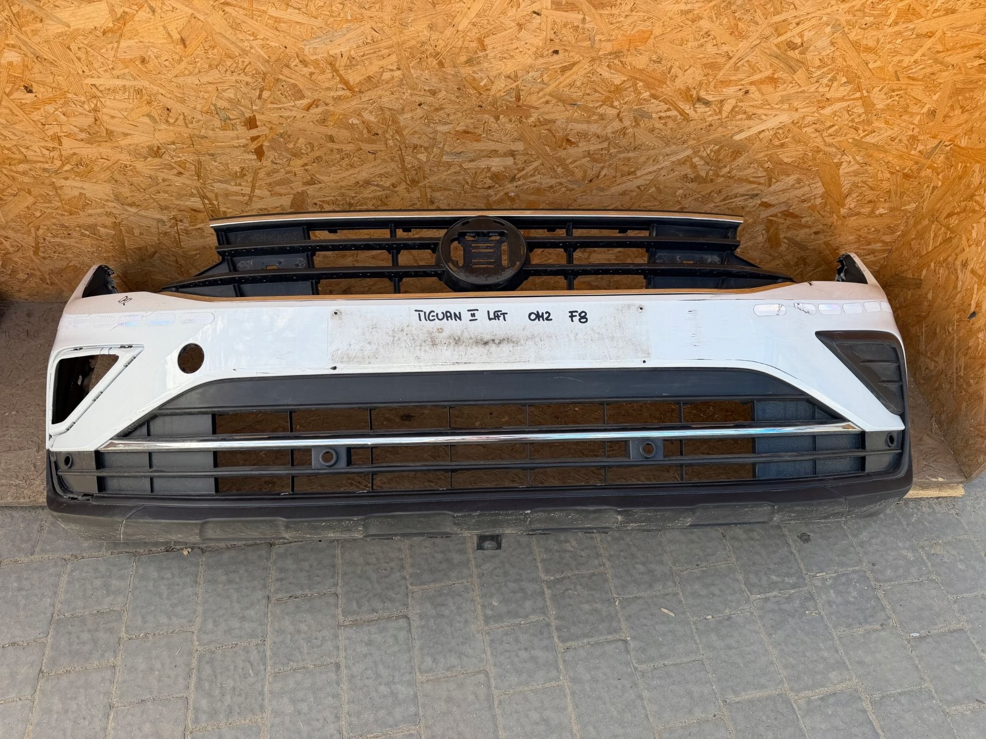 VOLKSWAGEN Tiguan II Lift Voorbumper Voor 2020-2024, Gebruikt, Volkswagen AG, Vw@volkswagen.de, Bumper