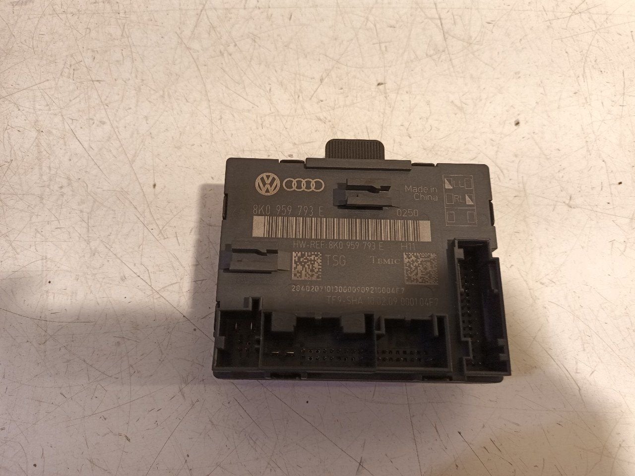 Computer centrale vergrendeling Audi A4, Onderdelen@venauto.nl, Van der Ven Autorecycling B.V., Gebruikt, Ettenseweg 76, 4706 PB Roosendaal, The Netherlands