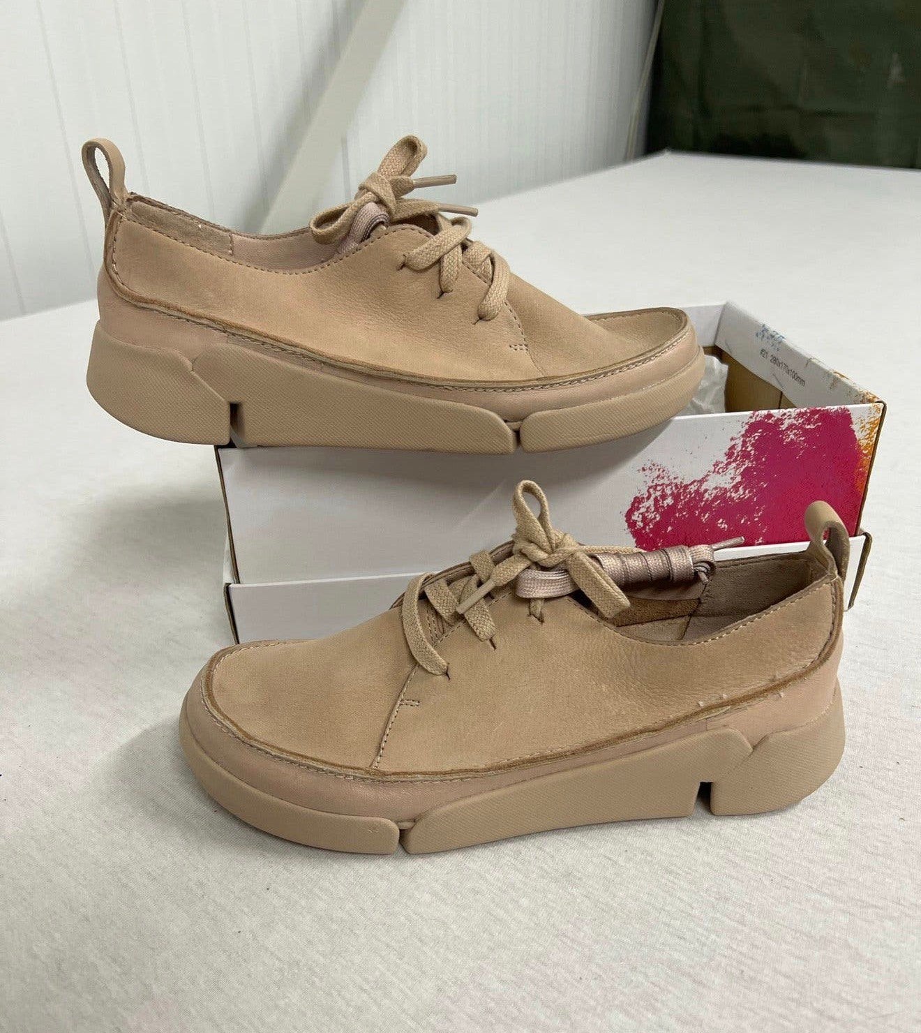 Chaussures CLARKS Tri Clara 261352544 Beige blush 35.5 NEW, Vêtements | Femmes, Neuf, Enlèvement ou Envoi, Beige, Sneakers et Baskets