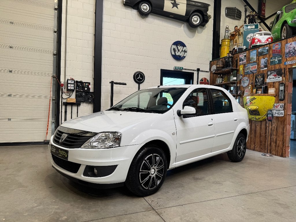 DACIA LOGAN 1.2 BENZINE 95.000 KM TOPSTAAT - GARANTIE -, Voorwielaandrijving, Stof, Zwart, 4 cilinders