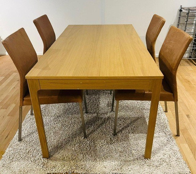 Table à manger extensible IKEA + 6 chaises – Excellent état, Maison & Meubles, Tables | Tables à manger, 150 à 200 cm, Cinq personnes ou plus
