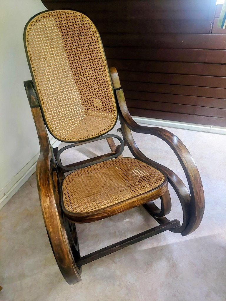 Schommelstoel + bijzettafeltje, Ophalen, Gebruikt, Bruin, Hout