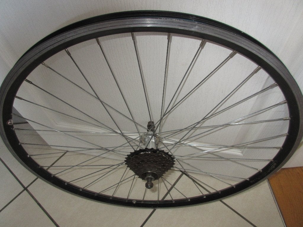 Achterwiel 28X 1 3/8 X 1 5/8 met 7 versnellingen goede staat, Gebruikt, Aluminium, Racefiets, Ophalen