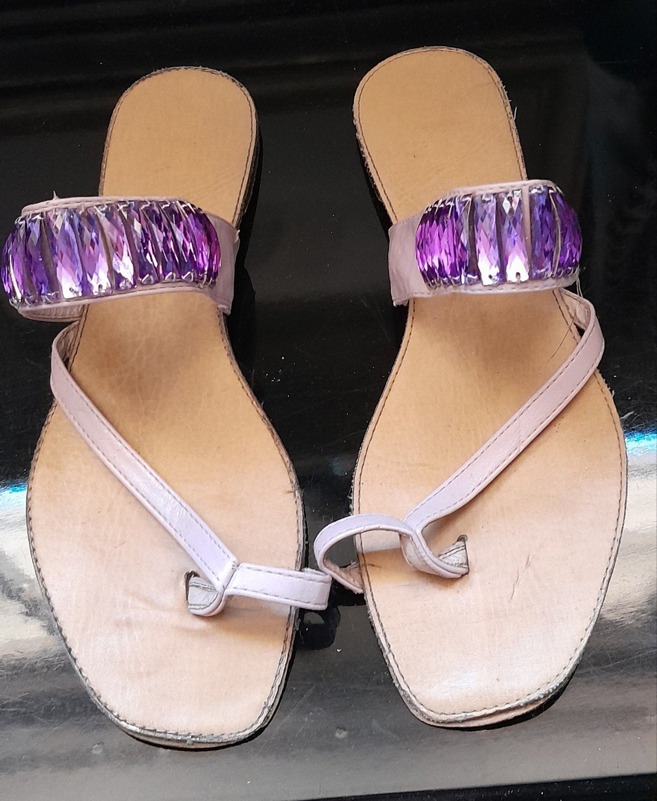 Prachtige leren slippers met steentjes 40., Ophalen of Verzenden, Gedragen, Instappers