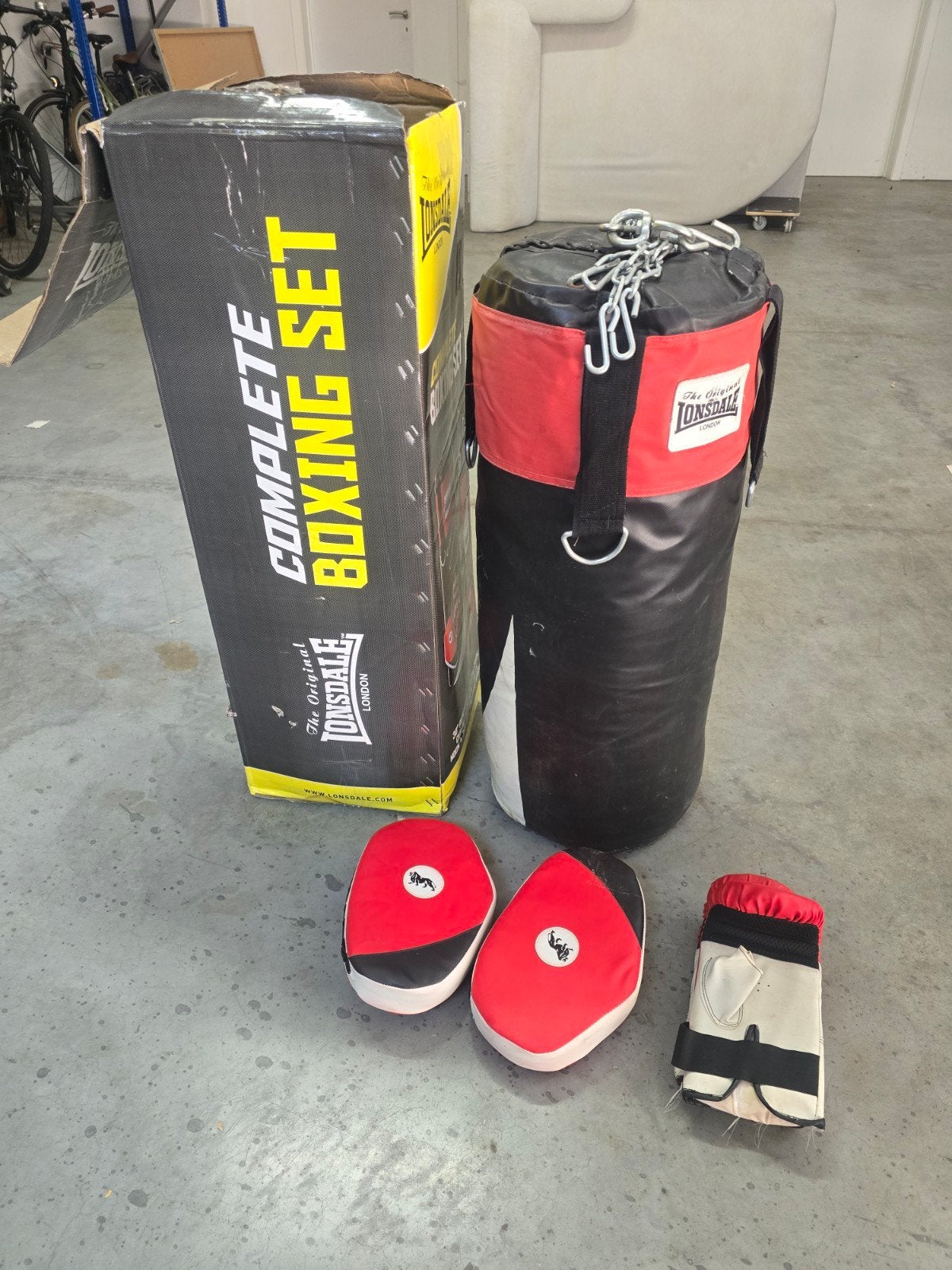 Lonsdale boxing set, including. handschoenen en pads, Sport en Fitness, Ophalen, Gebruikt, Bokszak