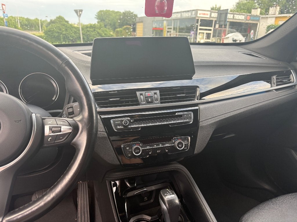 BMW X1 xDrive25e Plug-in Hybride 2021, Auto's, BMW, 4 deurs, Zwart, Wit, Particulier