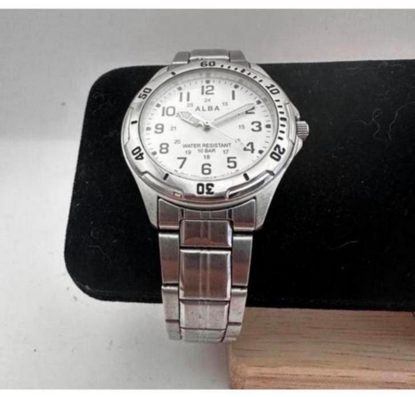 Montre à quartz analogique vintage SEIKO Alba V5010FG0 10bar, Montre-bracelet, Seiko, Enlèvement ou Envoi, Acier