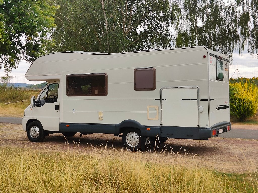 FIAT Burstner 2.8JTD 2001, Caravans en Kamperen, Mobilhomes, Alkoof, Fiat, Dakluik, Vloeistofverwarming