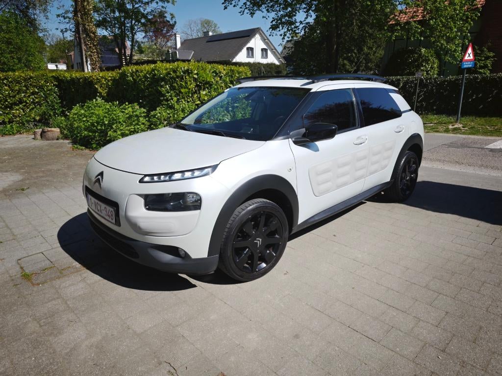 Citroën C4 Cactus 1.2 PureTech 82 ch – Shine – 2016, Voorwielaandrijving, Stof, 1199 cc, Multifunctioneel stuurwiel