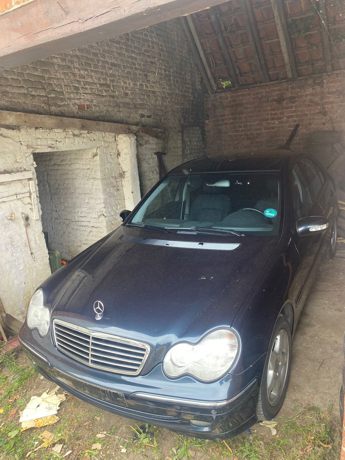 Mercedes C200 avant-gardiste, Autos, Achat, Série 200, 4 portes, Boîte manuelle