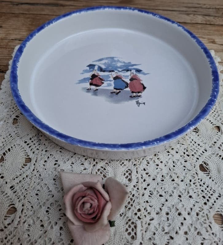 Vintage Bretonse taartschaal, Les Bigoudènes, Yves Agaisse, Ophalen of Verzenden