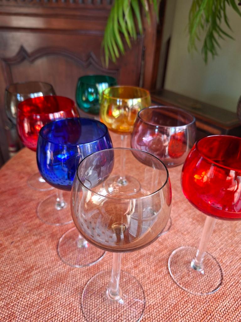 Verres à vin de couleurs, Collections