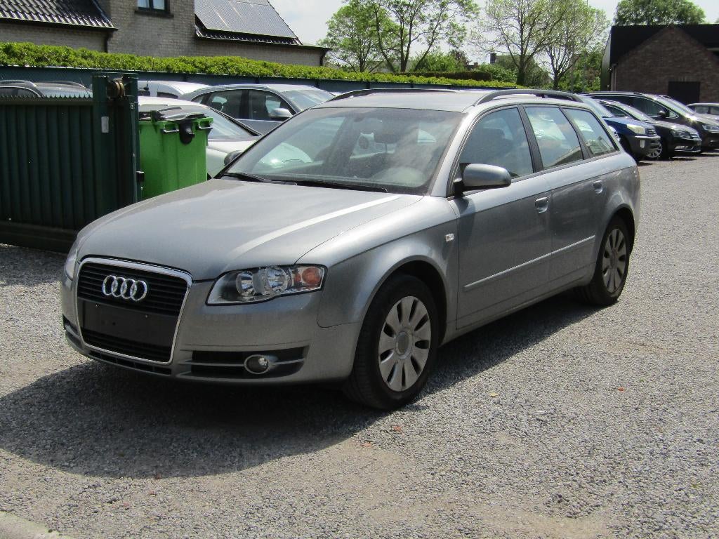 Audi A4 1.9 TDI, https://public.car-pass.be/vhr/0937461e-9d58-4bf8-a658-2f43ffa381bc, Argent ou Gris, Achat, Entreprise