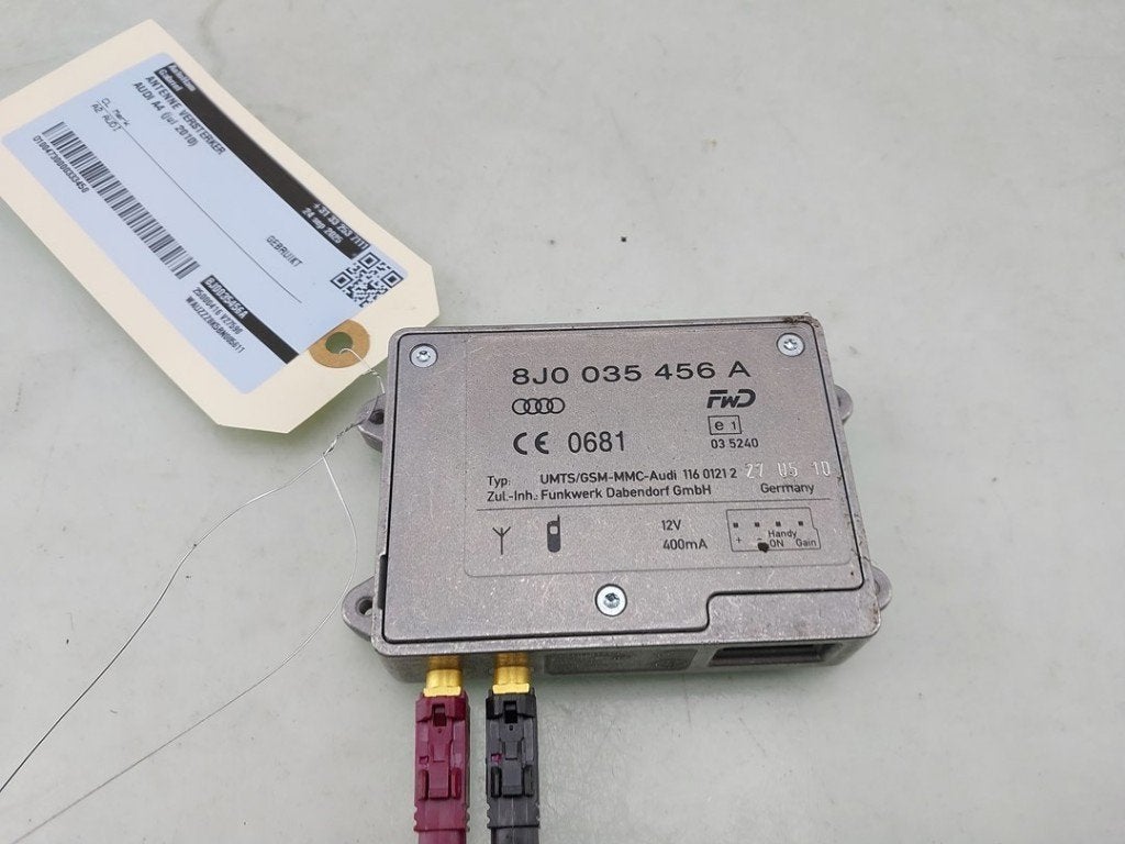 AMPLIFICATEUR D'ANTENNE A4 (B8) (|8J0035456|8J0035456A|), Auto-Union-Straße  1,
85057  Ingolstadt, DE, Info@audi.de, Audi, Utilisé