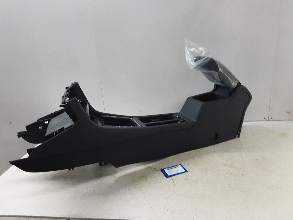 CONSOLE CENTRALE Volkswagen Golf VII (AUA) (01-2012/03-2021), Volkswagen, Mevr. I. Hauben, Utilisé, Rue de l'Espoir 34 34
4030  GRIVEGNÉE, BE