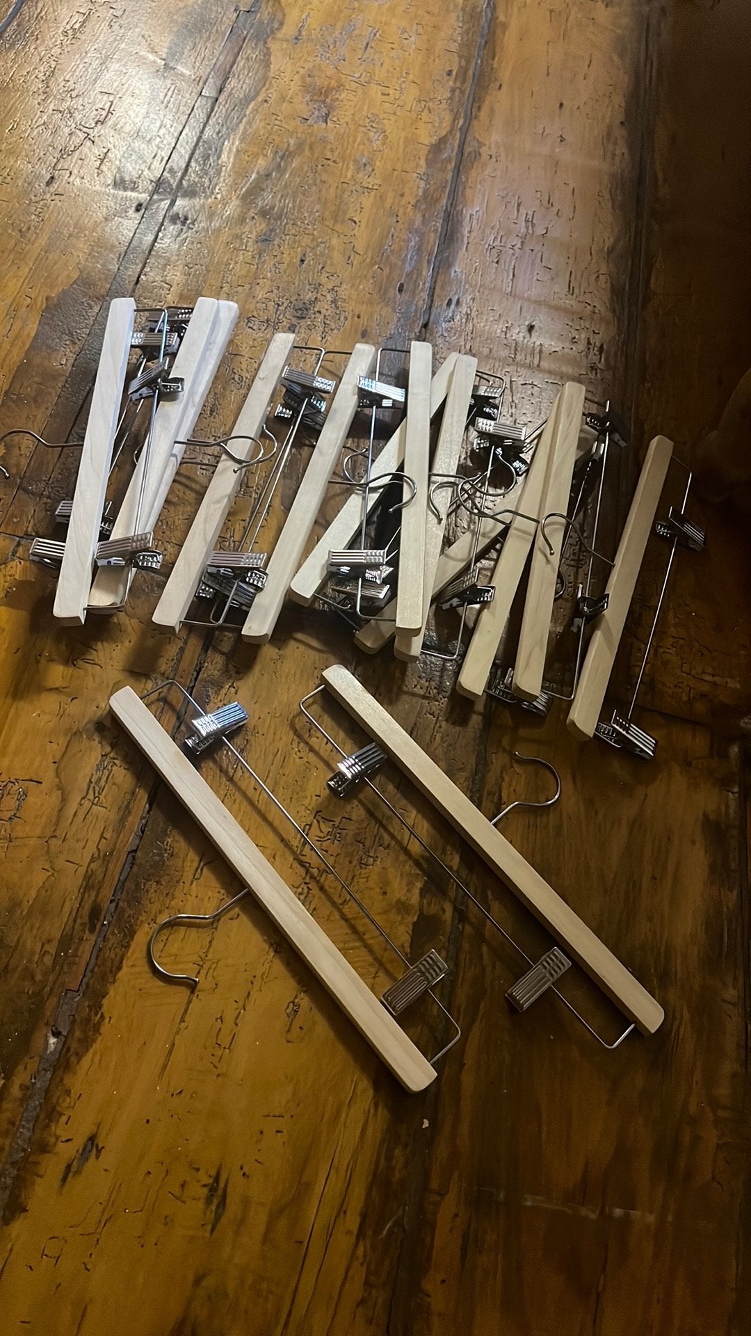 15 ikea broeken kleding hangers hout, in goede staat, Kleding | Dames, Ophalen of Verzenden, Zo goed als nieuw, Hout