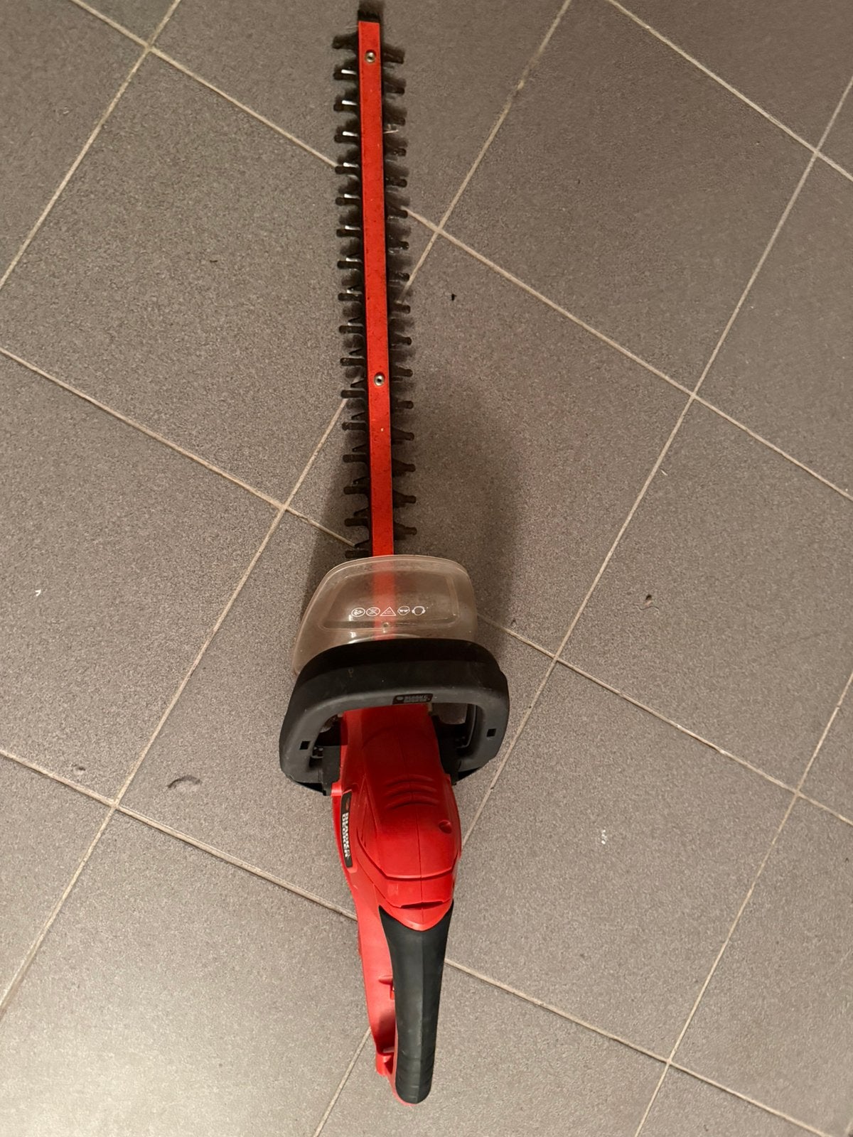 Taille haie filaire Black et Decker, Enlèvement, Utilisé, Électrique
