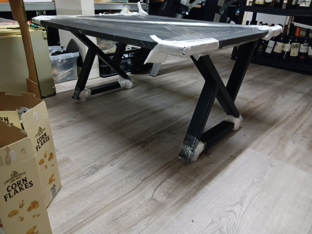 Grote eettafel en bijhorende salontafel keukenbladkwaliteit, Ophalen, Kunststof, 100 tot 150 cm, 200 cm of meer