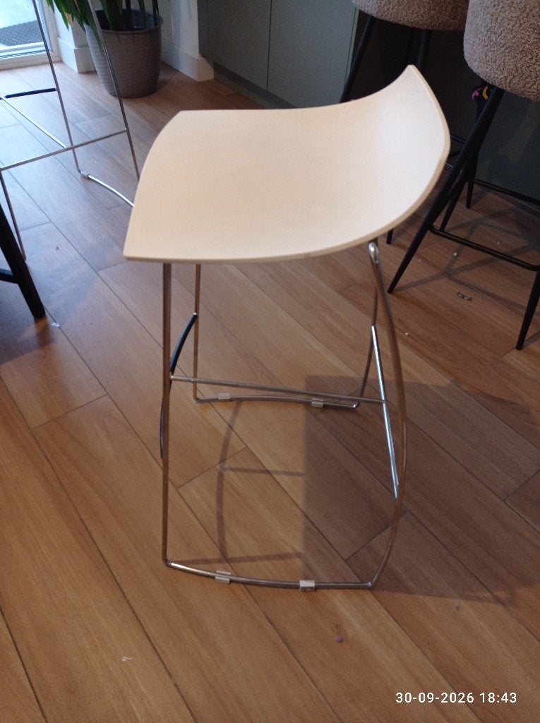 Barkrukken HOOP (4 stuks), Huis en Inrichting, Ophalen, 60 tot 90 cm, 4 krukken, Kunststof