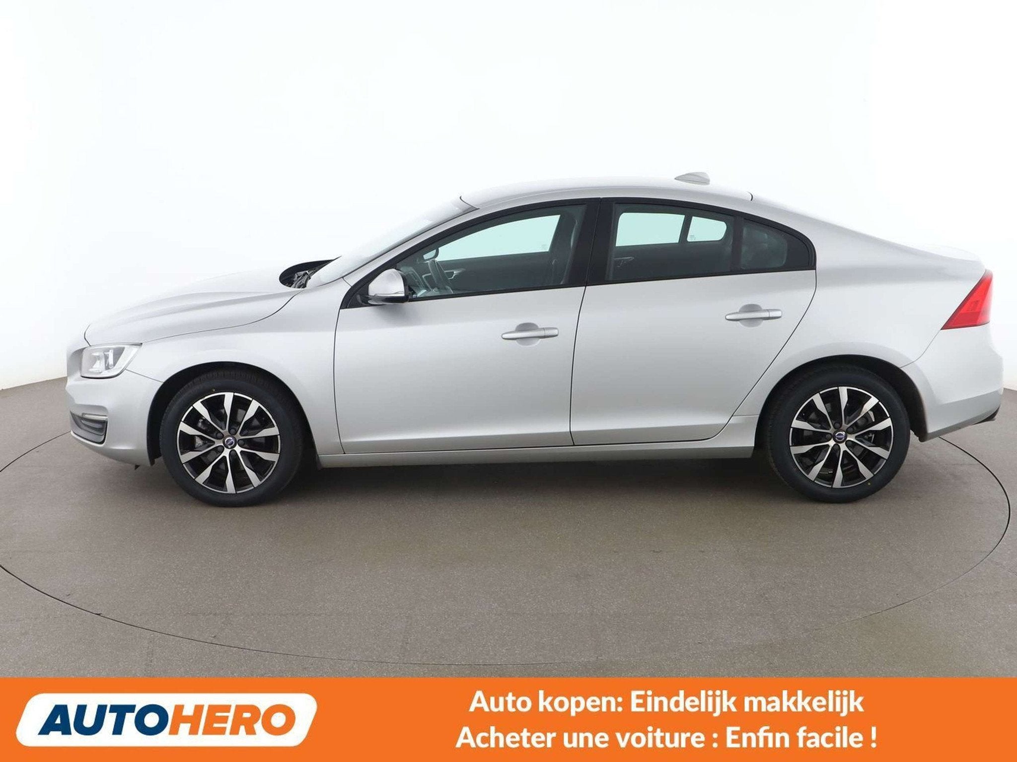 Volvo S60 2.0 D2 Linje Svart (bj 2018, automaat), 4 deurs, Gebruikt, Zwart, S60