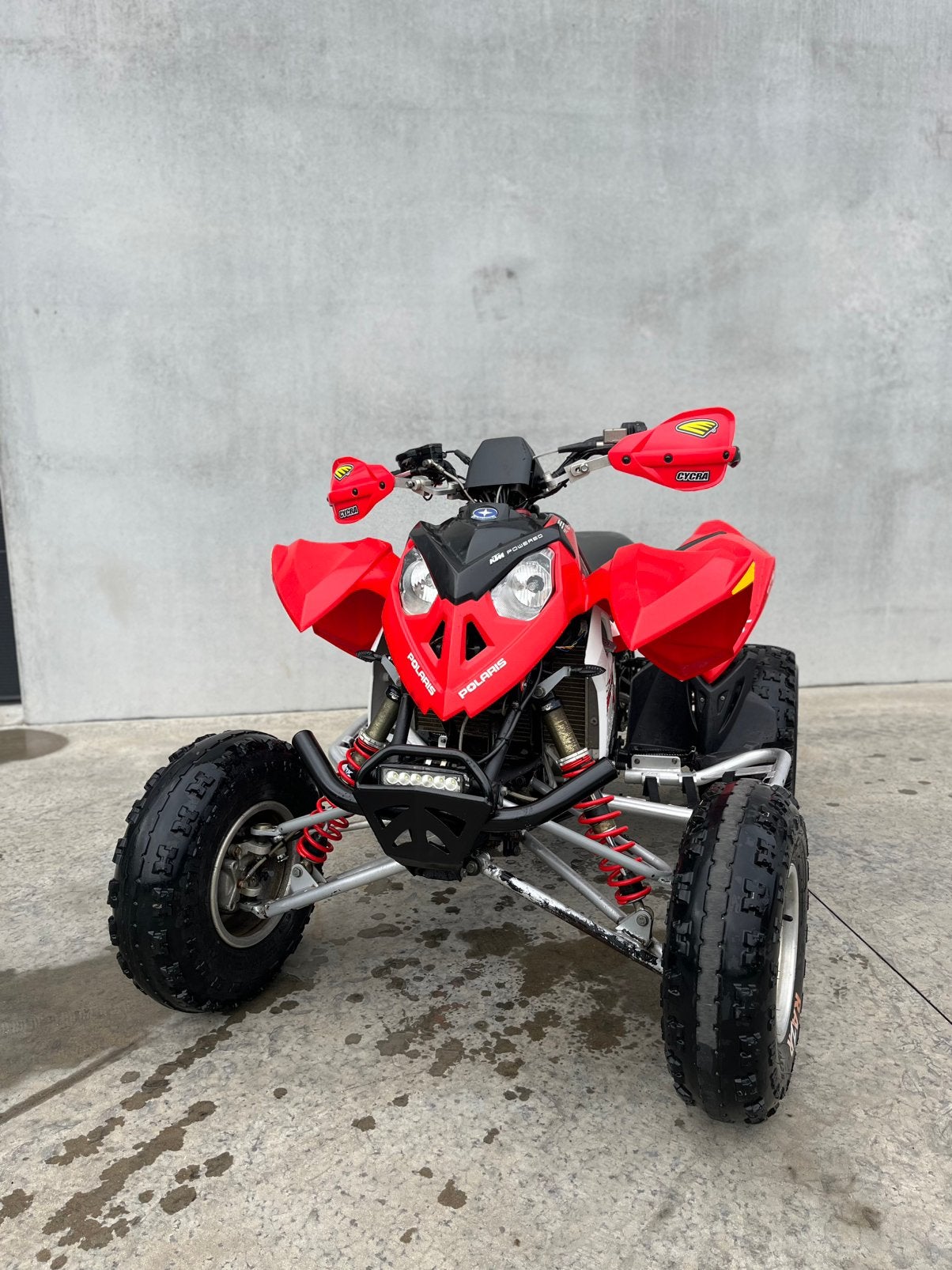 Polaris outlouw525, Motos