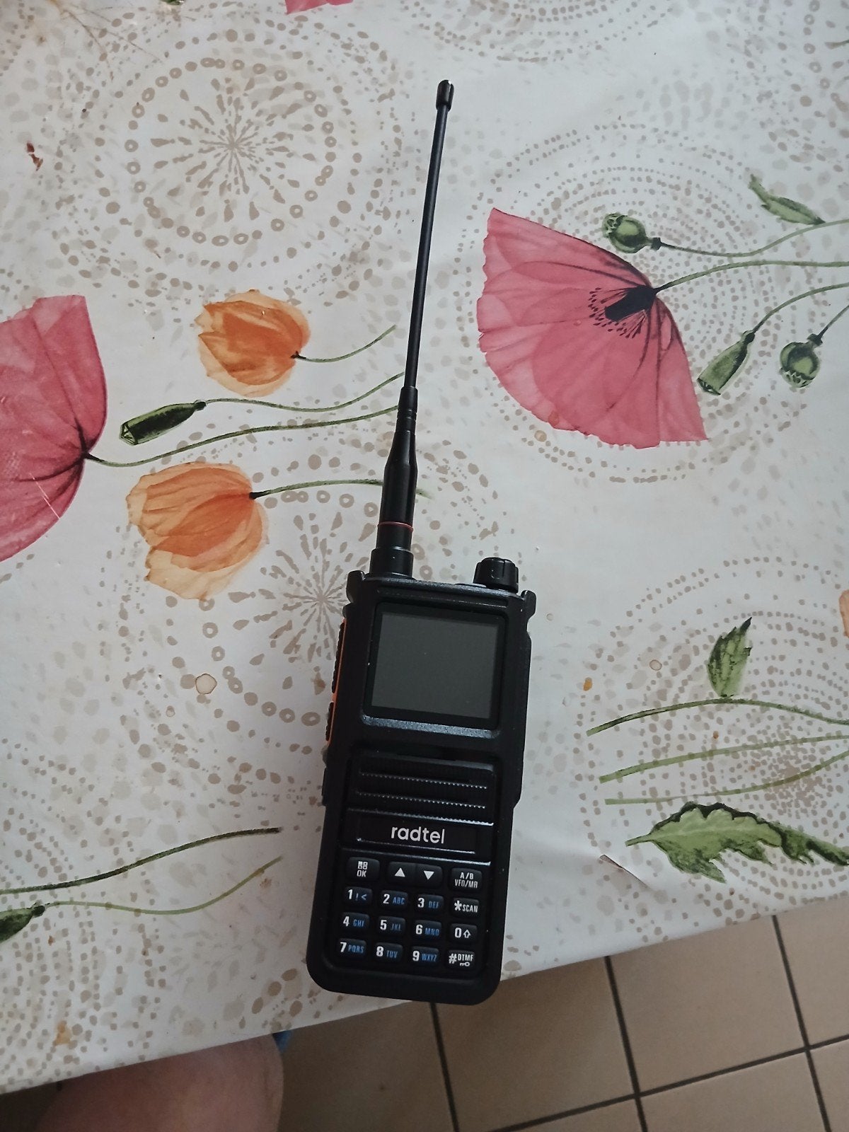 walkie talkie Radtel RT-470X, Telecommunicatie, Portofoons en Walkie-talkies, Ophalen of Verzenden, Zo goed als nieuw