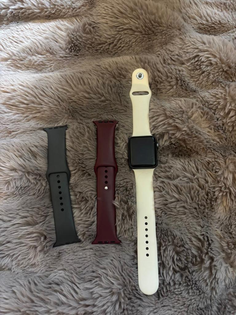 Apple watch serie 3, Handtassen en Accessoires, Smartwatches, Ophalen of Verzenden, Zo goed als nieuw