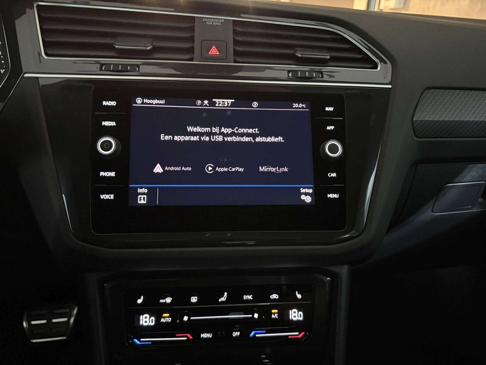 Volkswagen Tiguan 245PK PLUG IN * R-LINE * ALCANTARA * CAMER, Autos, 1395 cm³, Achat, Euro 6, 1820 kg