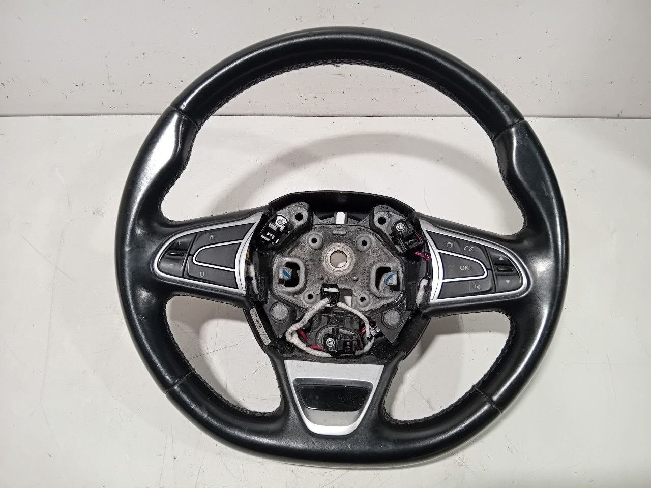 Stuur Renault Scénic, Onderdelen@venauto.nl, Van der Ven Autorecycling B.V., Ettenseweg 76, 4706 PB Roosendaal, The Netherlands