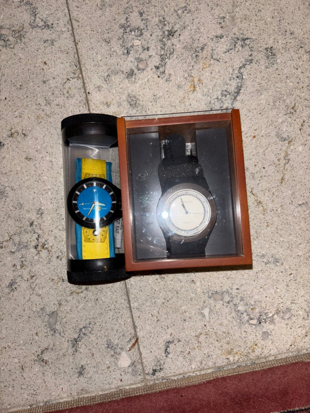 twee Renault-horloges, Bijoux, Sacs & Beauté, Enlèvement ou Envoi, Montre-bracelet, Autres marques
