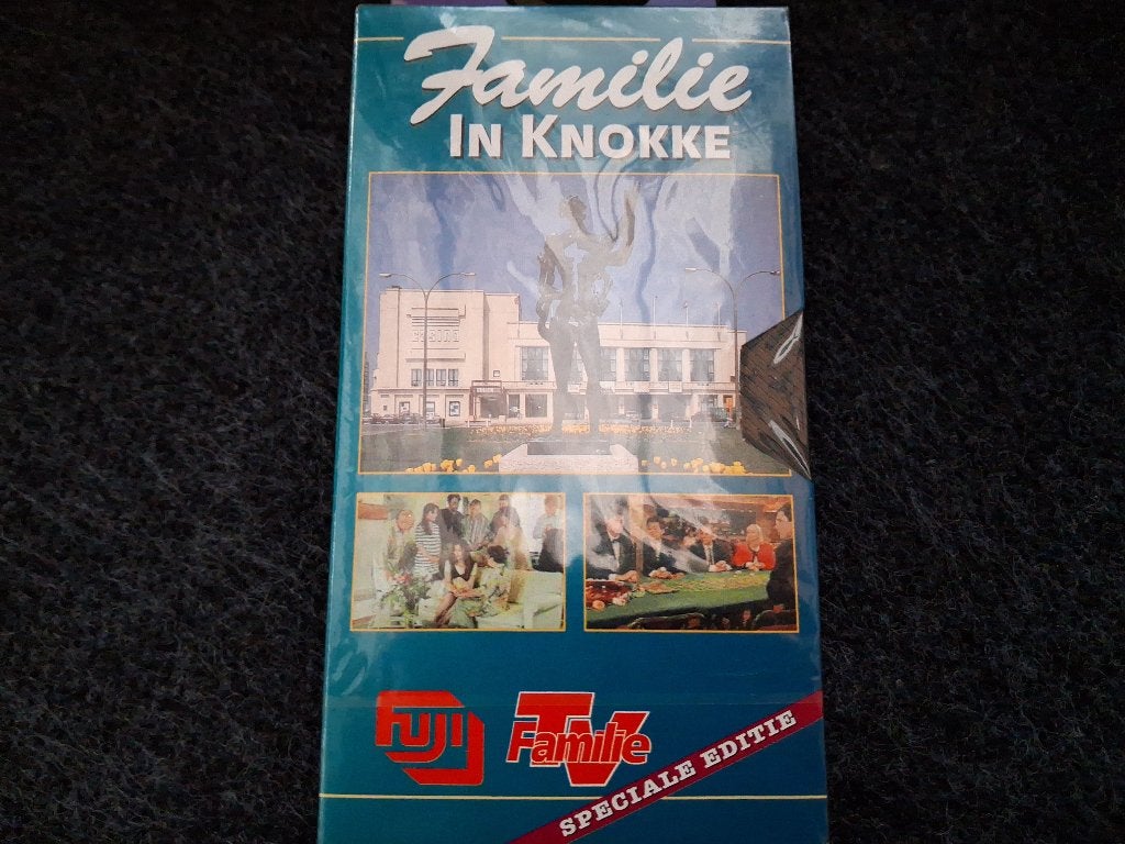 Collectors item Familie in Knokke, Enlèvement ou Envoi, Neuf, TV, Ustensile
