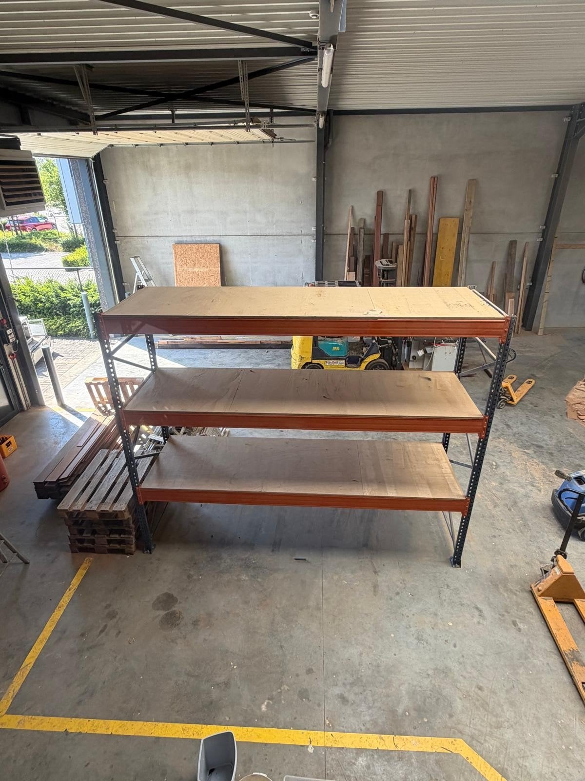 palette. Hauteur 299 cm, longueur 377 cm, profondeur 120 cm, Bricolage & Construction, Enlèvement