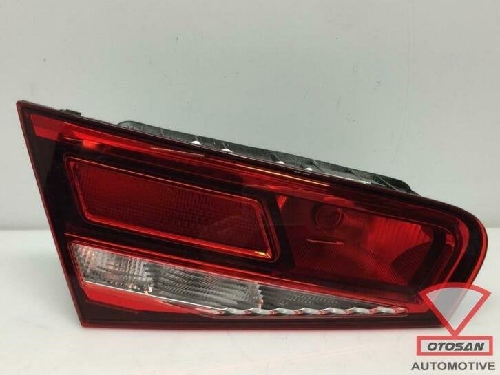 audi a3 8v 2015 3drs achterlicht links binnen 8v3945075, Gebruikt, AUDI AG, Auto-Union-Strasse 1
85045  Ingolstadt, DE, Audi
