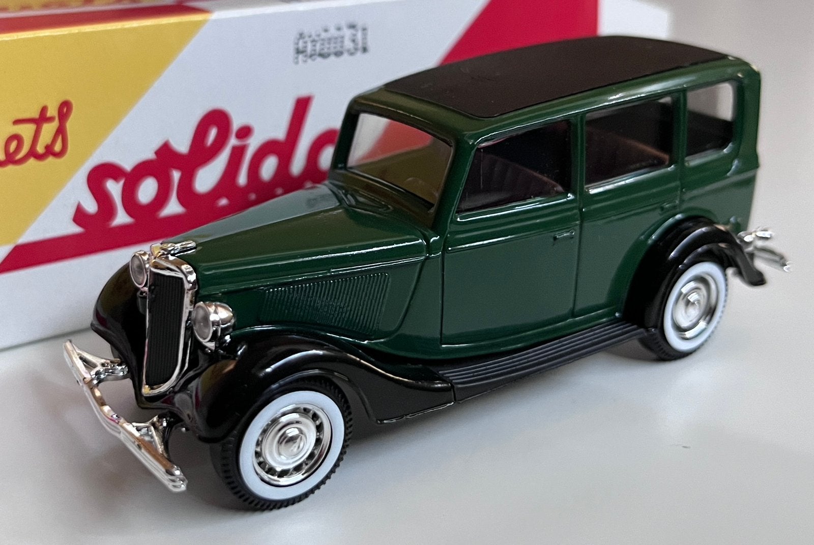 1/43 Ford V8 de 1936., Hobby en Vrije tijd, Modelauto's | 1:43, Ophalen, Nieuw, Auto, Solido