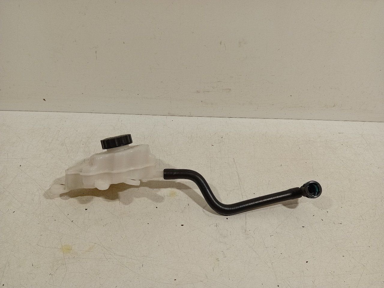 Remvloeistof reservoir BMW iX, Onderdelen@venauto.nl, Van der Ven Autorecycling B.V., Gebruikt, Ettenseweg 76, 4706 PB Roosendaal, The Netherlands