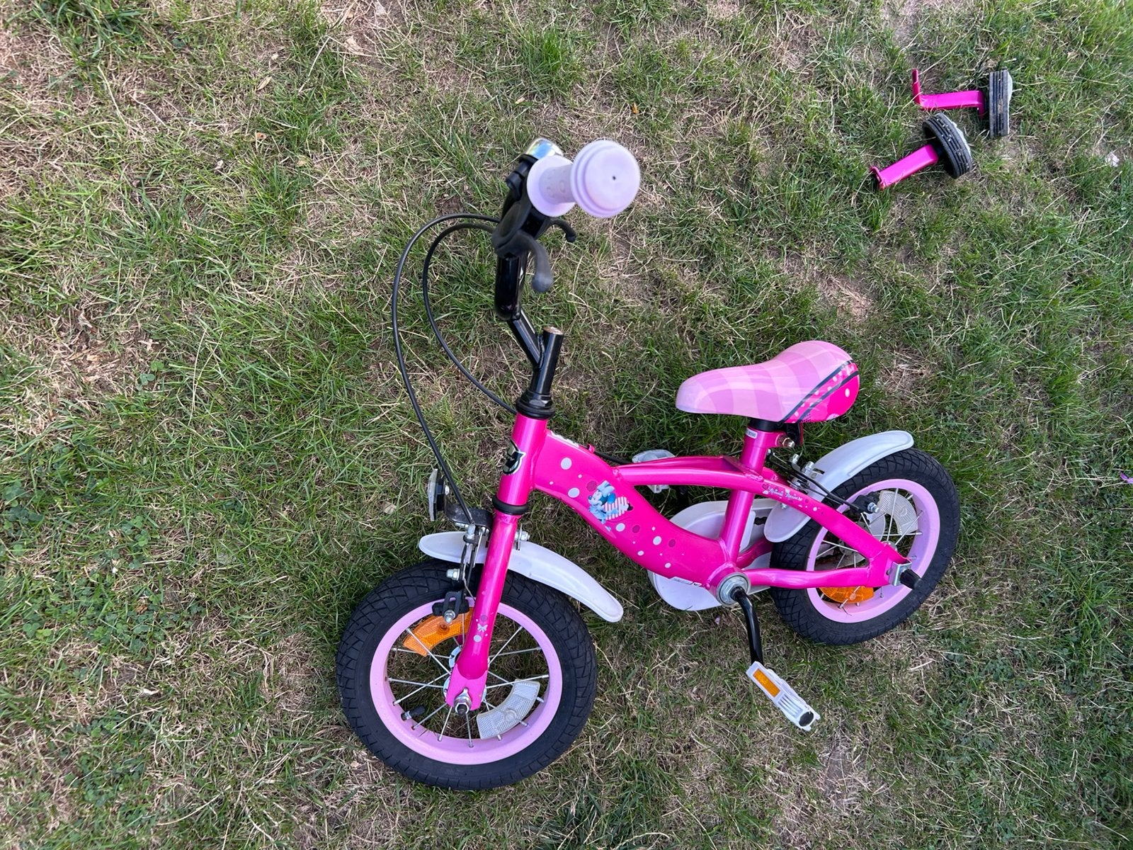 Eerste fietsje minnie mouse met bijhorende zijwieltjes, Ophalen, Zijwieltjes, Gebruikt, Minder dan 16 inch